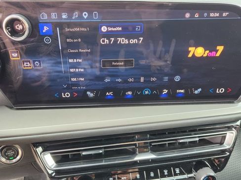 Certified 2026 Chevrolet Traverse LT AWD/4WD image 16