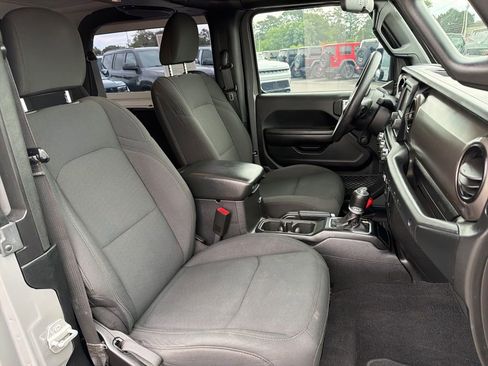 Used 2020 Jeep Wrangler Sport AWD/4WD image 21
