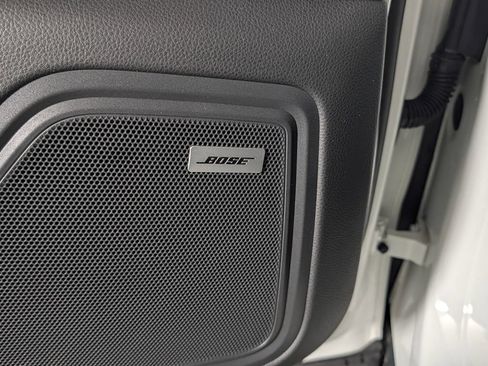 Certified 2023 Porsche Macan AWD/4WD image 28