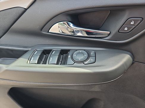 Used 2022 Chevrolet Bolt LT FWD image 24