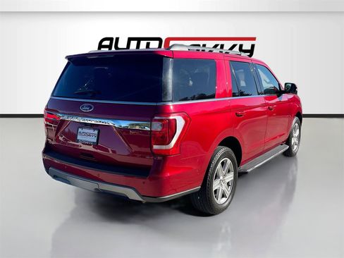 Used 2021 Ford Expedition XLT image 7