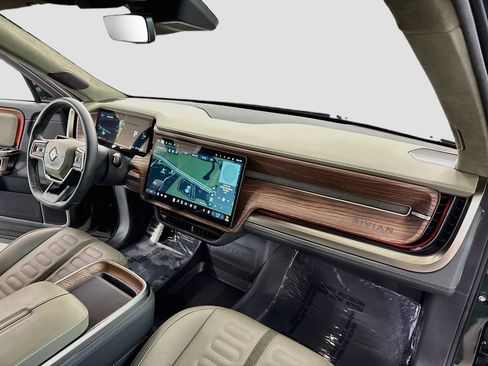 Used 2023 Rivian R1S Adventure AWD/4WD image 35