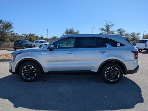 New 2026 Kia Sorento S w/ S Panoramic Sunroof Package FWD image 8