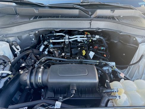 Used 2021 Ford Explorer XLT w/ Equipment Group 202A image 36