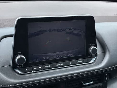 Used 2023 Nissan Rogue SV FWD image 30
