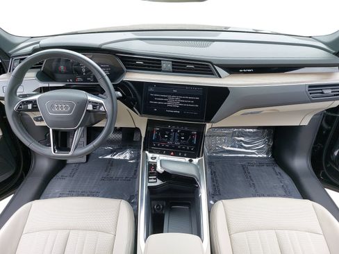 Used 2024 Audi Q8 e-tron Premium Plus w/ Premium Plus Package AWD/4WD image 9