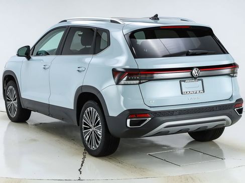 New 2026 Volkswagen Taos SE FWD image 44