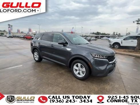Used 2022 Kia Sorento LX FWD image 2