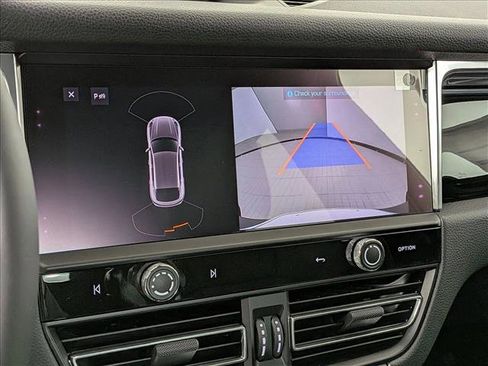 New 2026 Porsche Macan image 19