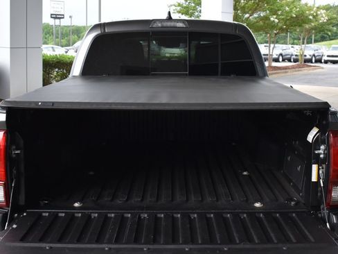 Used 2022 Toyota Tacoma SR5 w/ Technology Package RWD image 11
