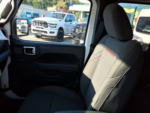 New 2025 Jeep Wrangler Unlimited Rubicon image 20
