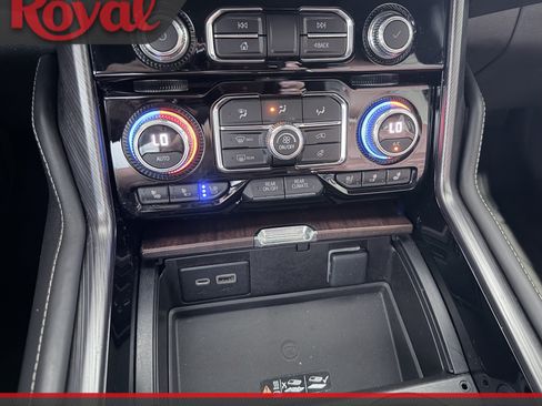 Used 2023 GMC Yukon Denali Ultimate AWD/4WD image 27