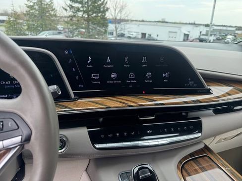 Certified 2023 Cadillac Escalade Premium Luxury Platinum AWD/4WD image 21