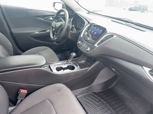 Used 2019 Chevrolet Malibu LS image 13