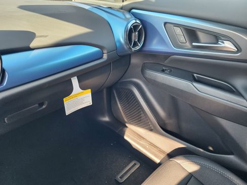 New 2026 Chevrolet Equinox EV LT image 35