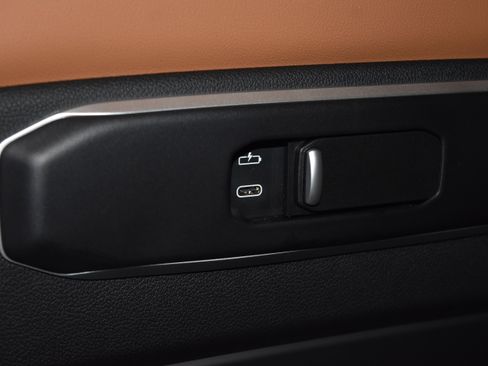 New 2026 BMW X7 xDrive40i w/ Executive Package image 18