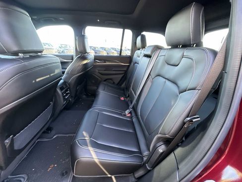 New 2025 Jeep Grand Cherokee Limited w/ Black Appearance Package image 24