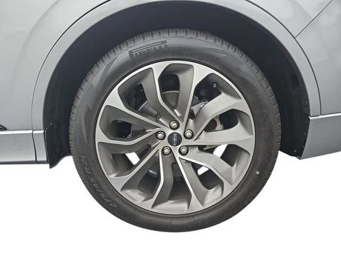 Used 2021 Lincoln Aviator Grand Touring w/ Equipment Group 302A AWD/4WD image 9