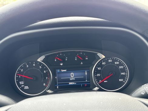 Used 2023 GMC Acadia SLE image 7