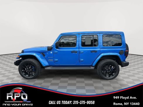 Used 2021 Jeep Wrangler Unlimited Sahara w/ Cold Weather Group AWD/4WD image 2