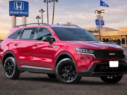 Used 2022 Kia Sorento S AWD/4WD image 2