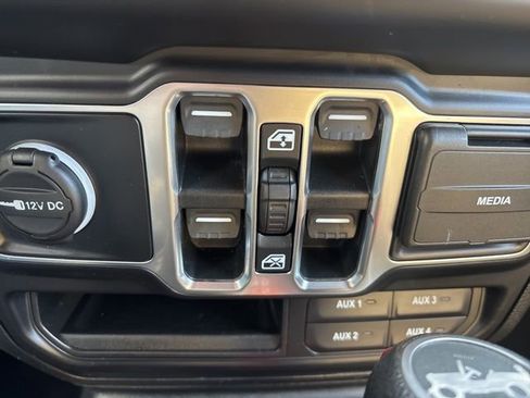 Used 2020 Jeep Wrangler Unlimited Sport AWD/4WD image 19