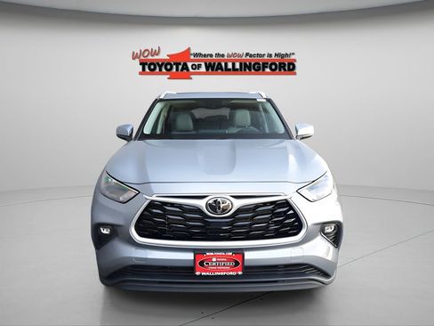 Used 2022 Toyota Highlander XLE w/ Protection Package #3 (TMS) AWD/4WD image 7