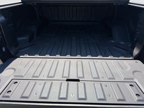 Used 2025 GMC Hummer EV 2X AWD/4WD image 19