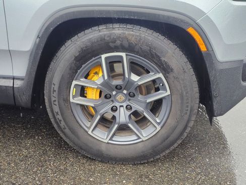 Used 2022 Rivian R1T Launch Edition image 9