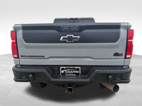 Used 2024 Chevrolet Silverado 2500 ZR2 w/ ZR2 Bison Edition image 8
