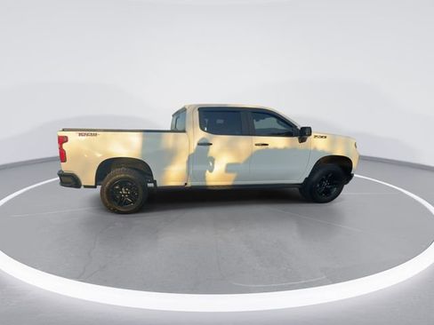 Used 2021 Chevrolet Silverado 1500 LT Trail Boss w/ Convenience Package II AWD/4WD image 9