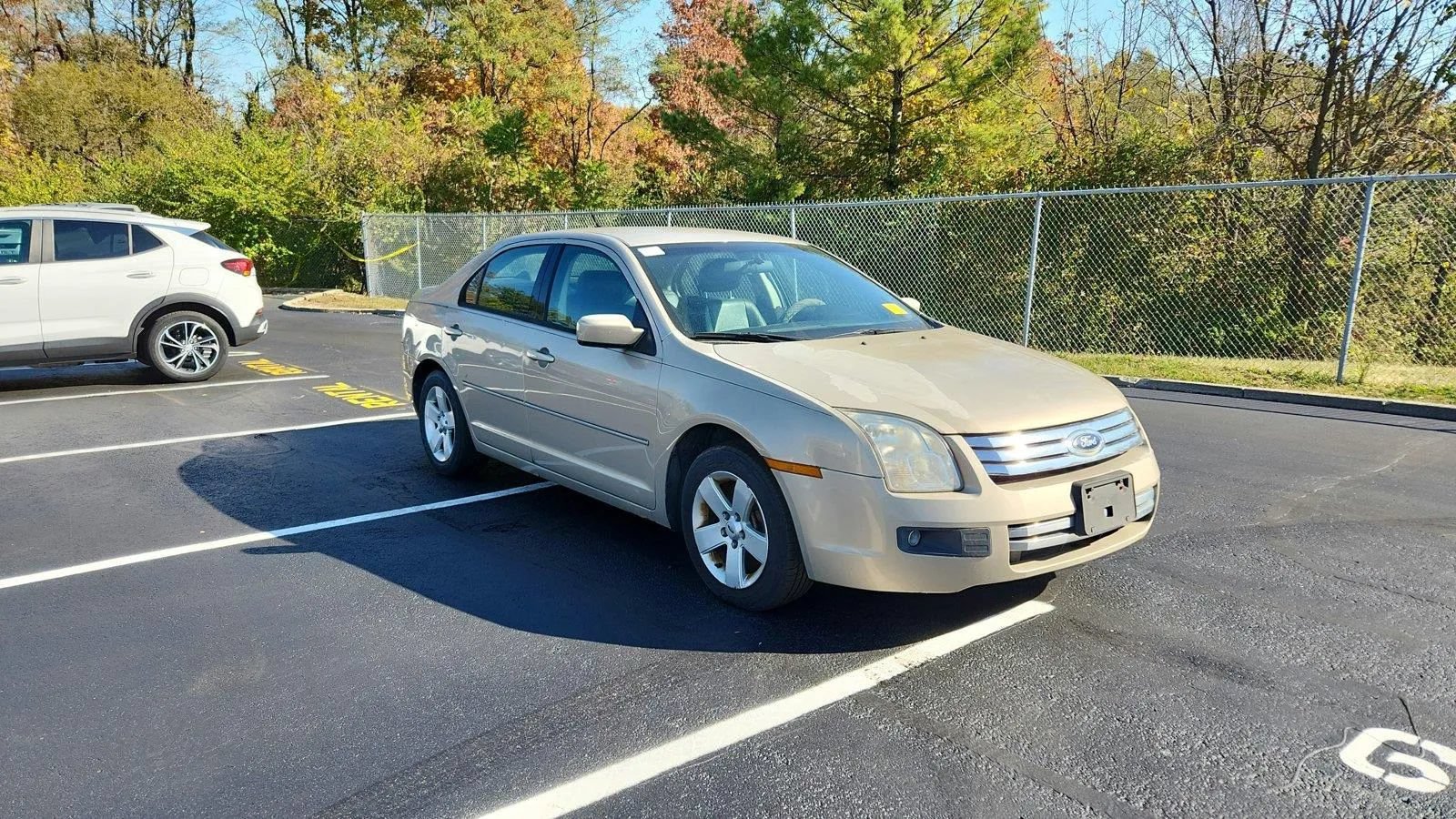 Used 2007 Ford Fusion SE FWD image 2