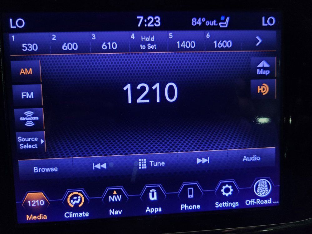 Used 2019 Jeep Grand Cherokee Overland AWD/4WD image 25
