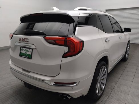 Used 2020 GMC Terrain Denali w/ Denali Premium Package FWD image 9