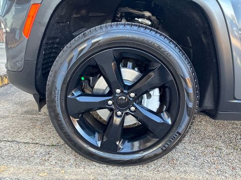 New 2025 Jeep Grand Cherokee Limited w/ Luxury Tech Group II image 28