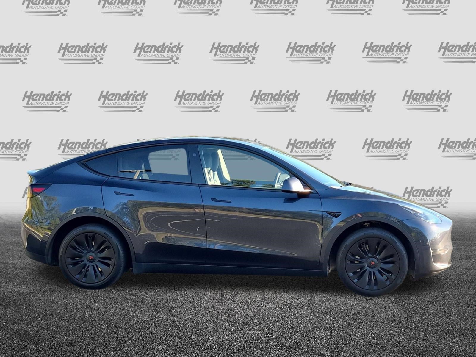 Used 2024 Tesla Model Y Long Range AWD/4WD image 11