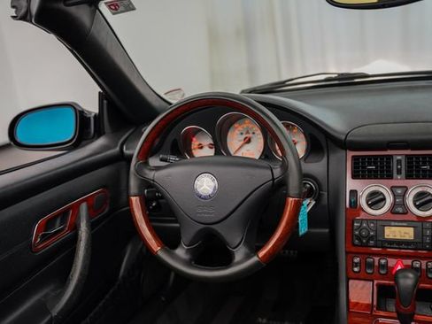 Used 2003 Mercedes-Benz SLK 320 image 4