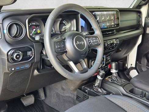 Used 2024 Jeep Wrangler Unlimited Rubicon 4xe AWD/4WD image 9