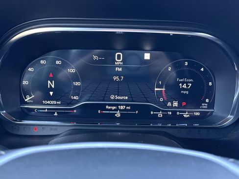 Used 2022 GMC Yukon SLT w/ SLT Premium Package image 17