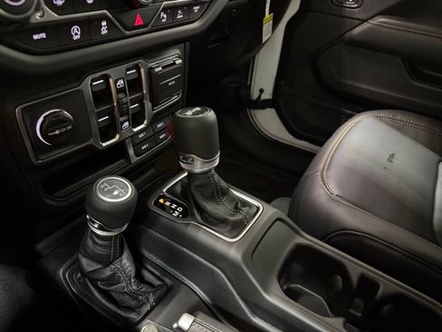 New 2026 Jeep Wrangler Unlimited Sahara AWD/4WD image 20