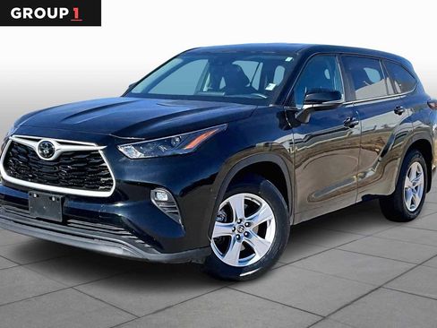 Used 2024 Toyota Highlander XLE image 1