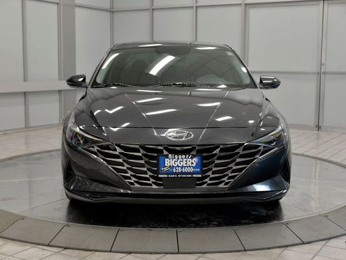 Used 2022 Hyundai Elantra SEL w/ Convenience + Premium Package image 3
