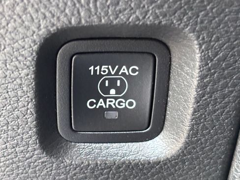 Used 2024 RAM 2500 Limited AWD/4WD image 35