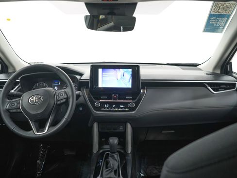 Used 2024 Toyota Corolla Cross LE AWD/4WD image 13