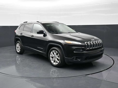 Used 2014 Jeep Cherokee Latitude FWD image 3