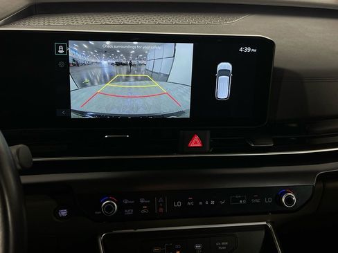 Used 2025 Kia Carnival image 15