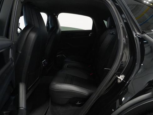 Used 2025 Porsche Cayenne Turbo GT image 13