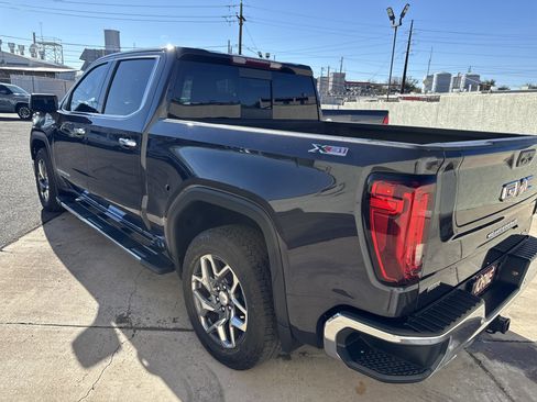 Used 2022 GMC Sierra 1500 SLT w/ SLT Premium Plus Package image 5