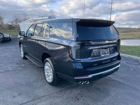 New 2026 Chevrolet Suburban Premier image 5