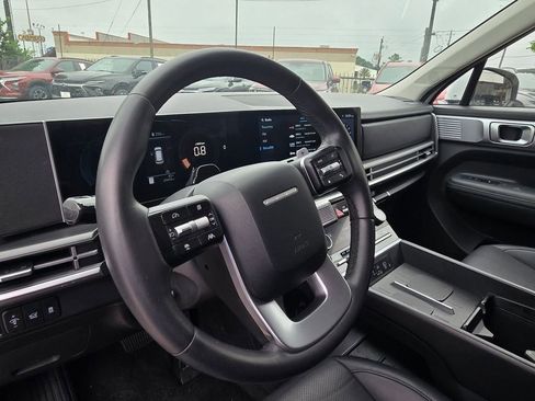Used 2025 Hyundai Santa Fe SEL AWD/4WD image 15